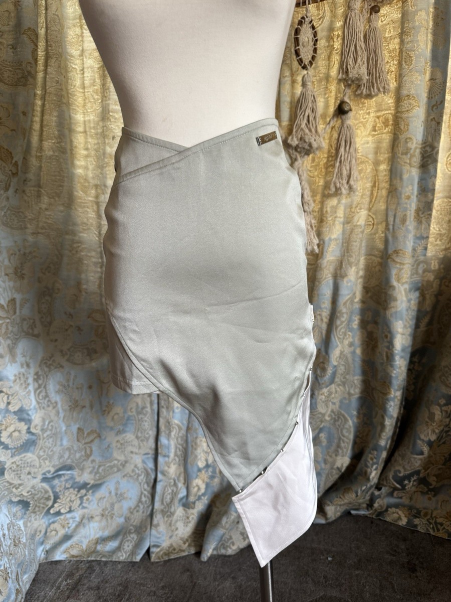 Agam  Women's Skirt Mini Size Medium