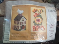 The Creative Circle Cottage Boutique Tissue Box Cover 1220  Kit NIP 1983 (46ia)