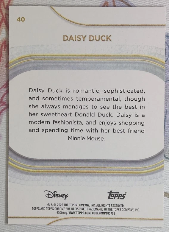 Daisy Duck 2025 Topps Disney Chrome Gold Wave Refractor /50 #40 - Image 2 of 2