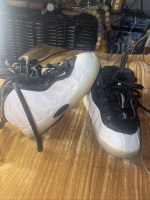 Jordan Toddler White And Black Foam Shoes