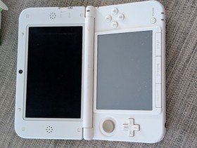 Nintendo 3DS XL Yoshi Edition Console Handheld System Complete W/ Power