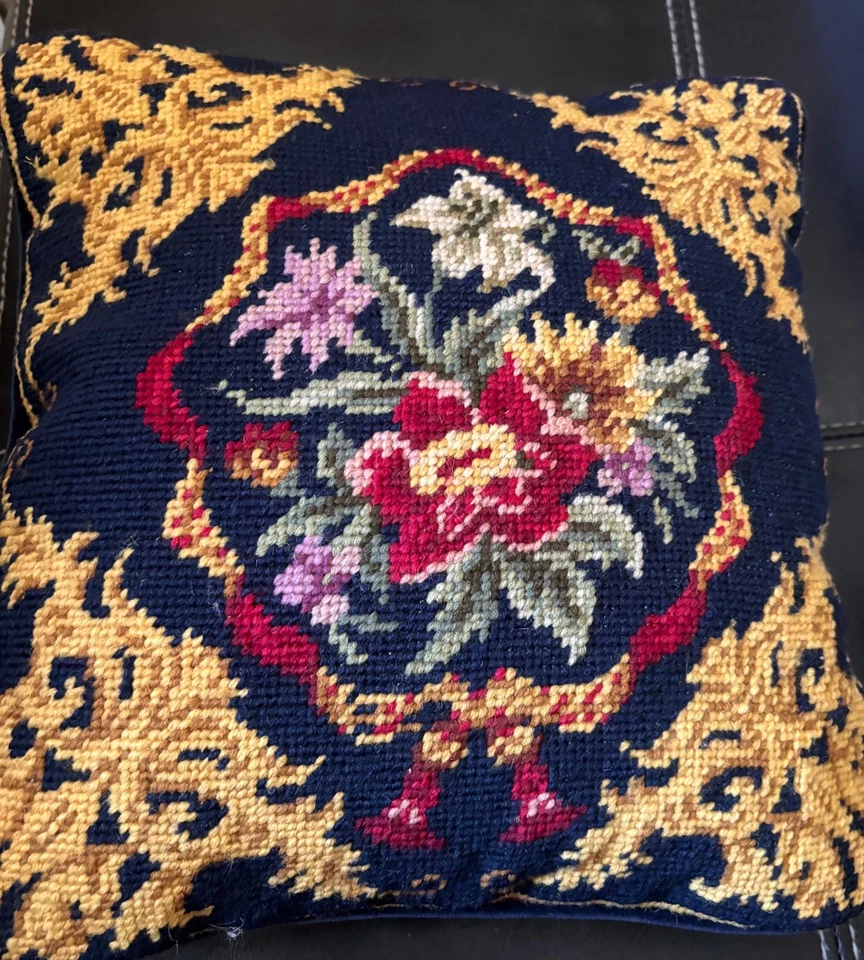РУЧНОЙ РАБОТЫ ВЫШИВКА 12 «КВАДРАТНАЯ ПОДУШКА, ТЕМНО-СИНИЙ, С ЦВЕТАМИ - Изображение 3 из 4