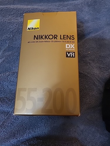 Nikon Nikkor AF-S VR DX for Digital Zoom 55 – 200mm Lens Package - Picture 6 of 9