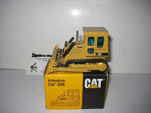 CATERPILLAR D 4 E PLANIERRAUPE PYRAMID LOGO #205.5 NZG 1:50 OVP - Picture 1 of 2