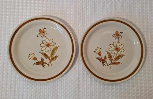 Vintage Stoneware Old Brook Trailwoods Salad 7.5" Plate White Flower Japan Set 2