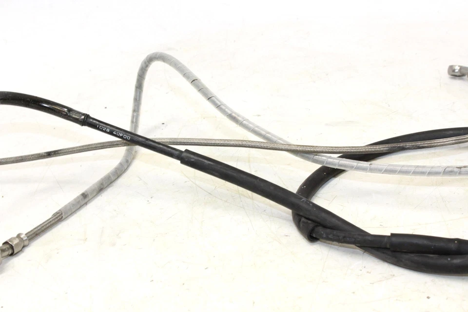 2001 铃木 Gsxr1000 离合器电缆线带制动软管 — 第 3/4 张图片