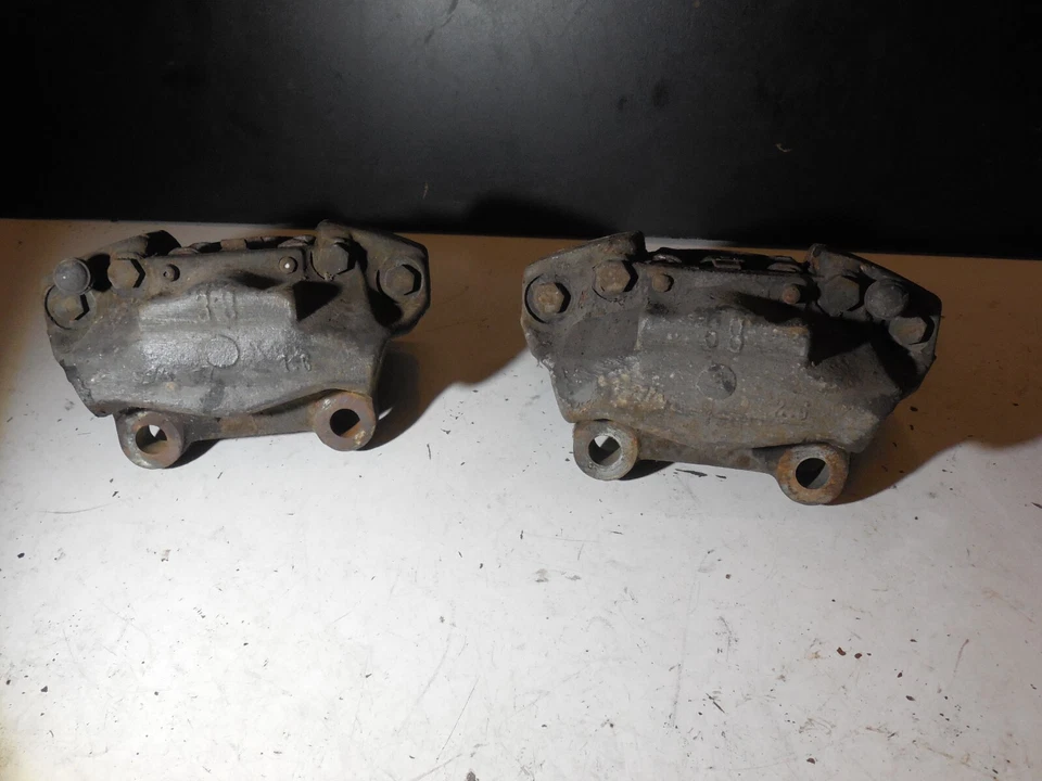 Par de pinzas de freno de disco traseras 85-91 Mercedes Benz R107 560SEL 560SL 560SEC Foto 2 de 4