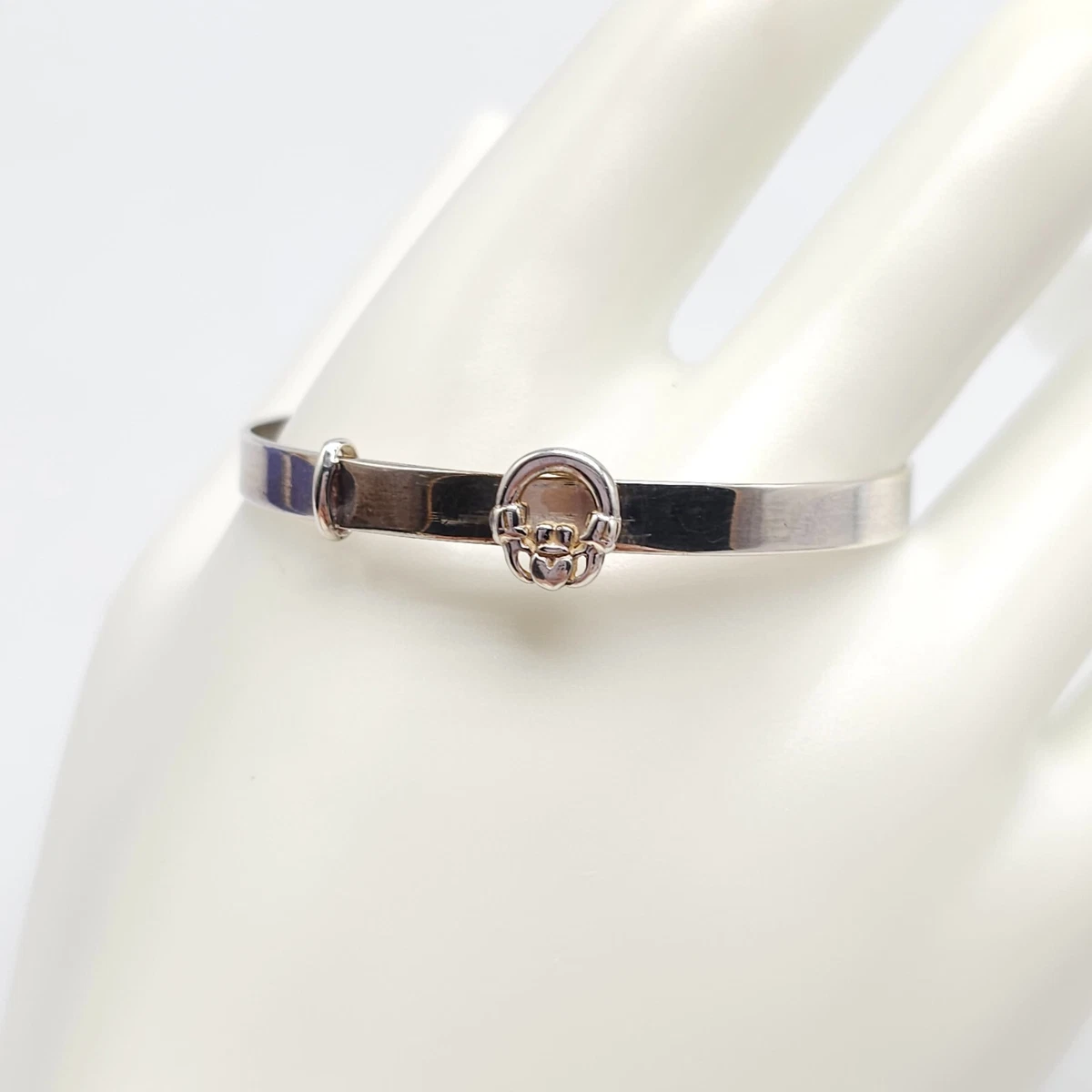 Baby claddagh shop bracelet gold