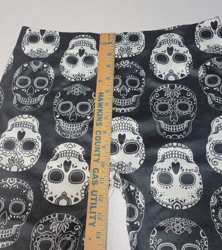 No Boundaries Size XL Sugar Skull Crop Leggings Black & White Capri Gothic EUC - Picture 9 of 11