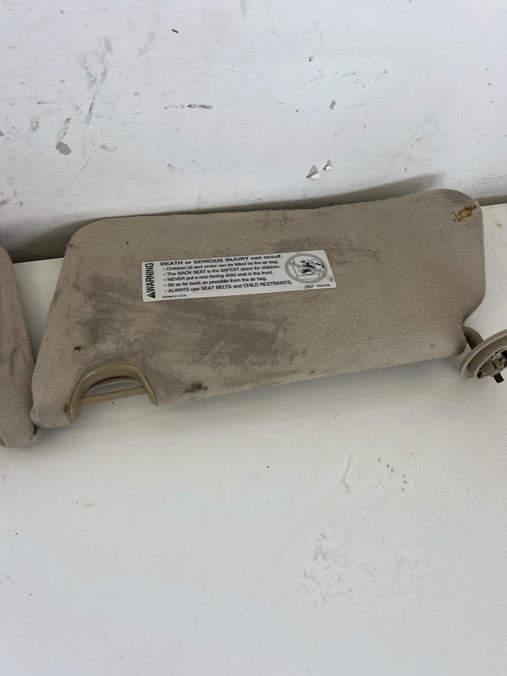 2000 - 2006 年 Oldsmobile Alero 司机和乘客侧遮阳板一对布带芯片 — 第 4/4 张图片