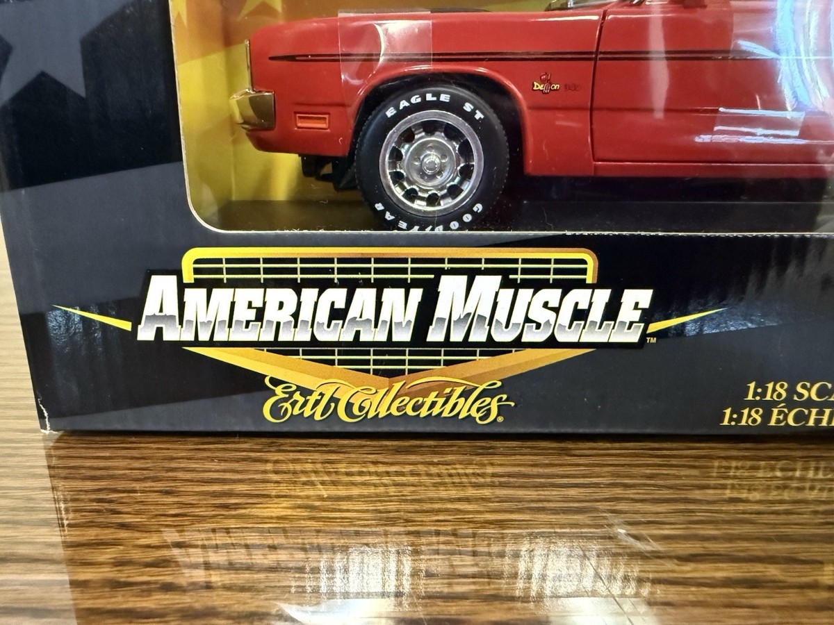 ERTL 33201 1:18 American Muscle 1971 DODGE DEMON Red Black Hobby