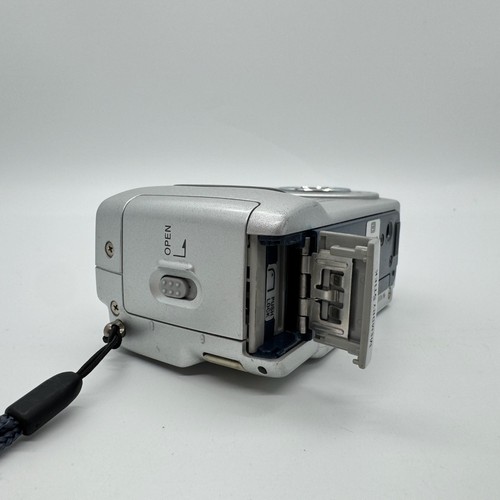 Sony Cyber-Shot DSC-P31 2.0MP Compact Digital Camera Point & Shoot Y2K Tested - Picture 9 of 11