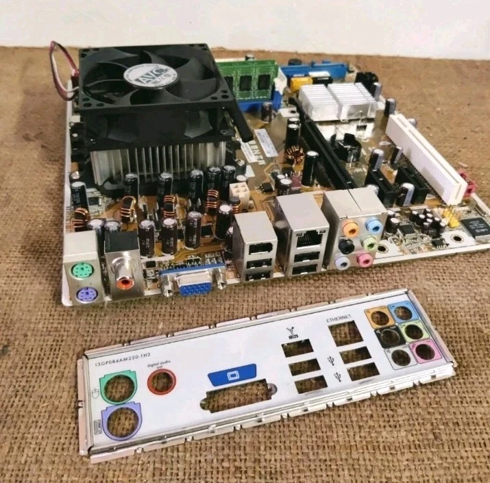 Hp Compaq M2N68-LA - Motherboard Socket AM2 + RAM 2Gb + CPU AMD Athlon 64 X2 - Immagine 2 di 3