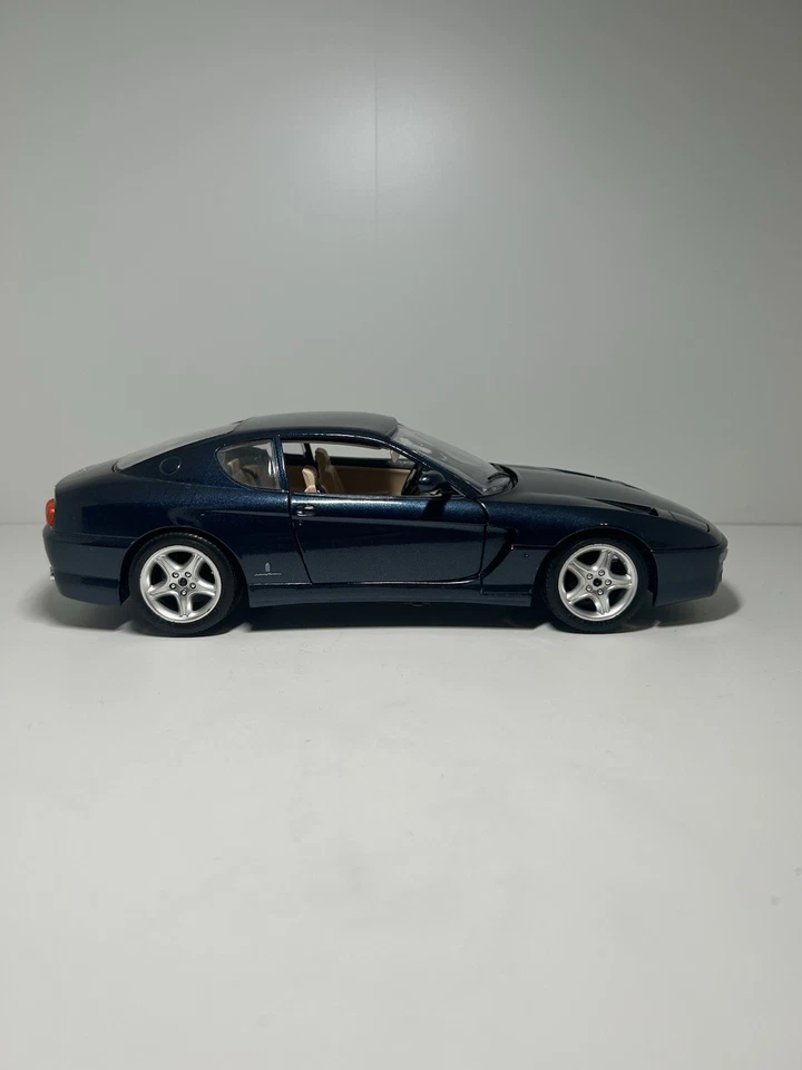 Modelo fundido a presión Burago escala 1/18 Ferrari 456 GT azul oscuro hecho en Italia Foto 3 de 4