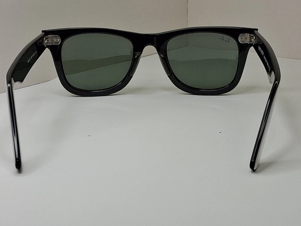 Gafas de sol unisex clásicas Ray Ban Wayfarer blancas sobre negras. Hecho en Italia. Nuevo Foto 4 de 4