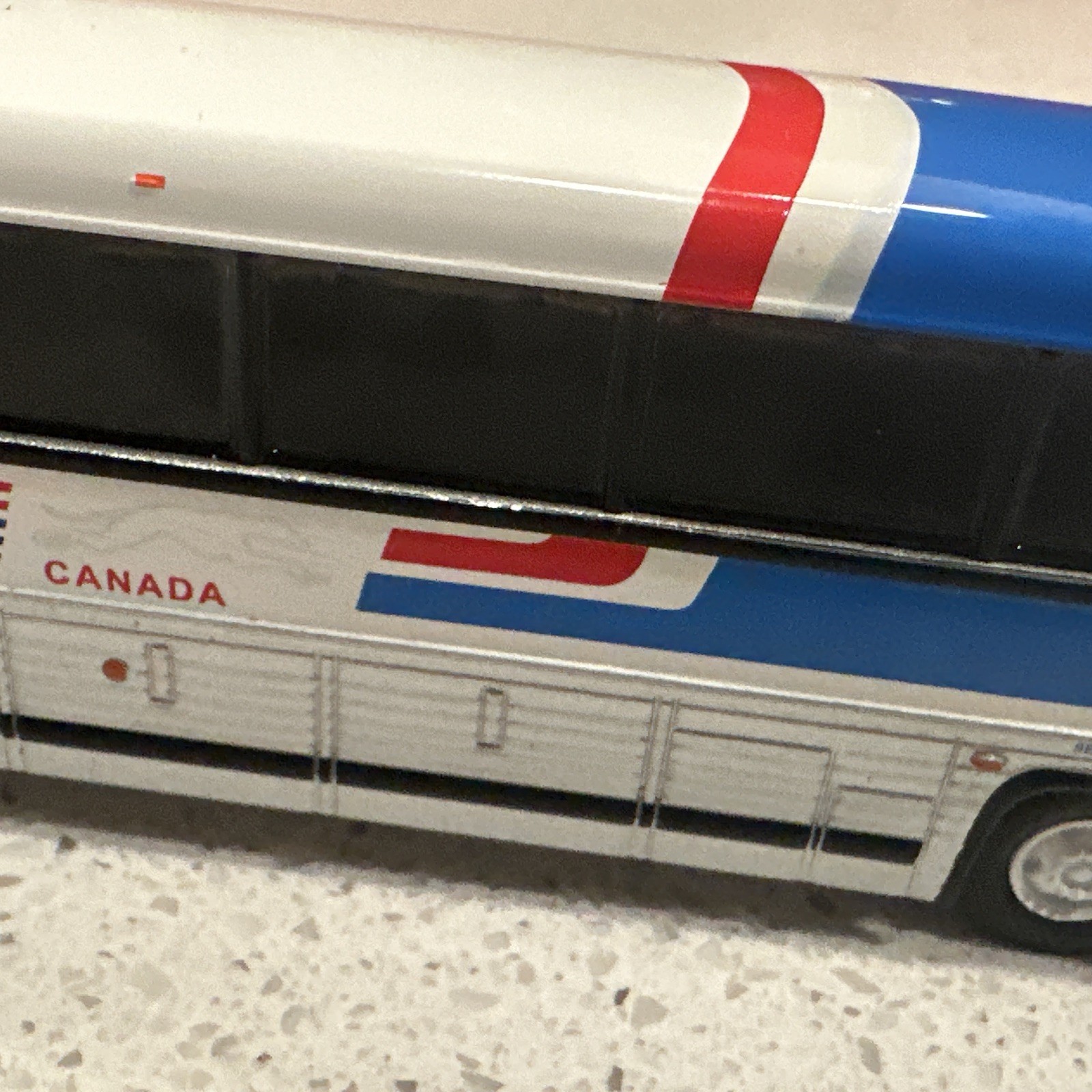 Iconic Replicas 1/87 Greyhound Canada Tribute MCI M9 - Saskatoon HO Scale 1:87