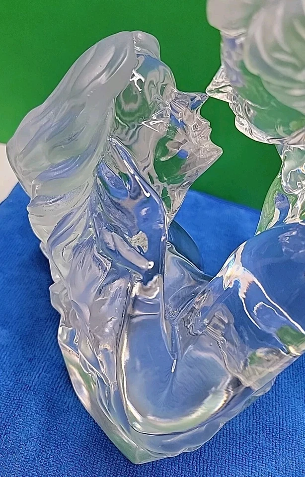 Estatua de resina cristalina barrida Toscano de diseño Foto 3 de 4