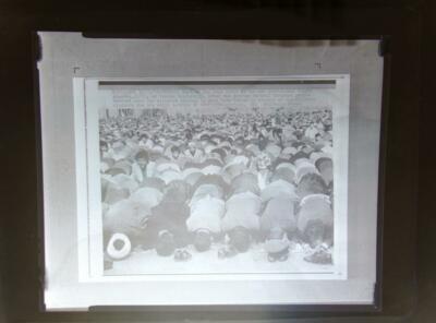 Schwarzweiß Negativ Freitagsgebete Universität Teheran für weitere Fotos nach unten scrollen