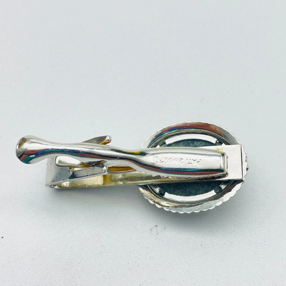Clip de corbata tono plata cabujón piedra verde ovalado estilo vintage Foto 2 de 4