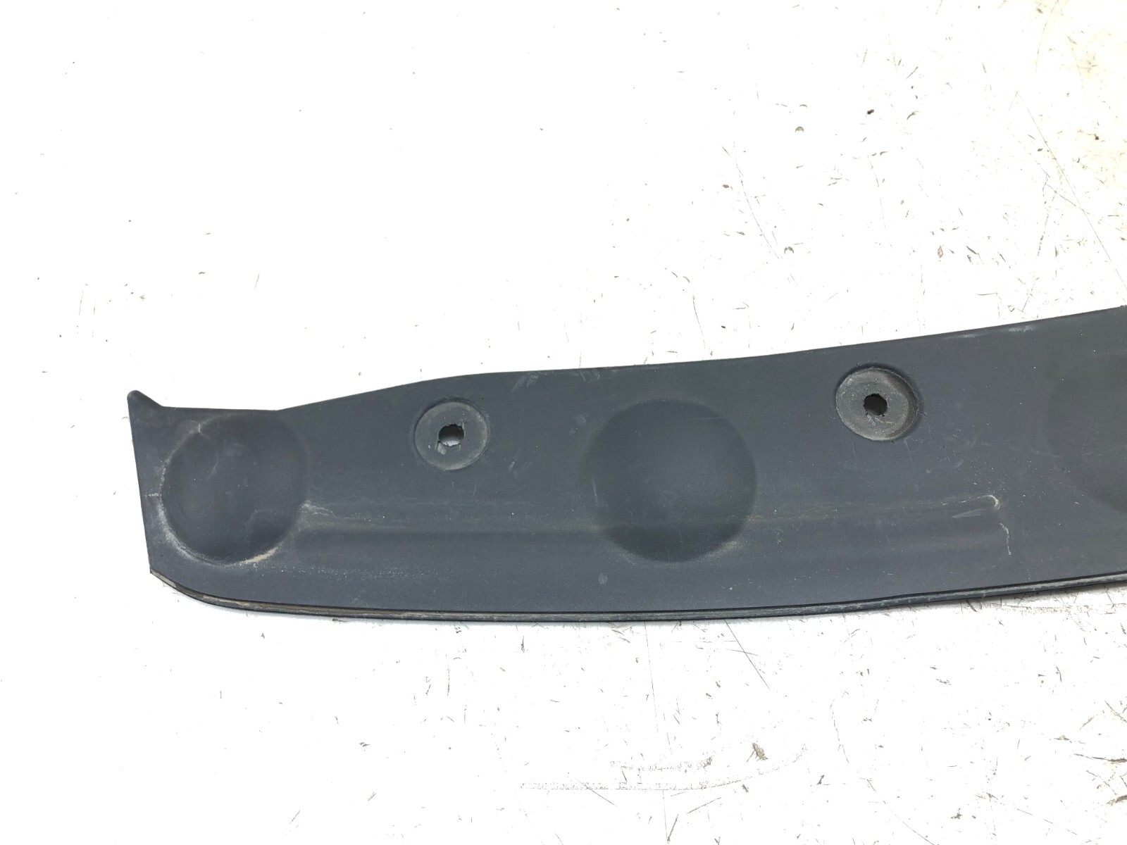 2014-2019 MASERATI GHIBLI SQ4 FRONT BUMPER UPPER SUPPORT BRACKET PLATE TRIM OEM.