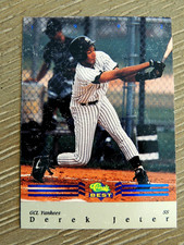 DEREK JETER 1992 CLASSIC BEST BLUE ROOKIE CARD #BC-22 N.Y. YANKEE HOF LEGENDS. rookie card picture
