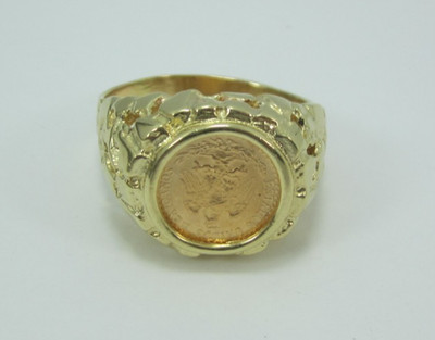 STYLISH 14K YELLOW GOLD NUGGET STYLE 1945 DOS PESOS COIN RING (SIZE 14)    12.5G