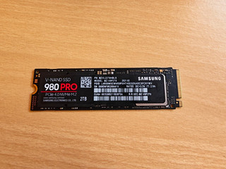Samsung 980 PRO NVMe M.2 SSD interne SSD 2TB (MZ V8P2T0BW)