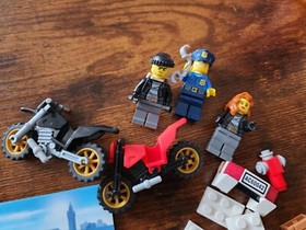 LEGO CITY High Speed Police Chase 60042 - Incomplete