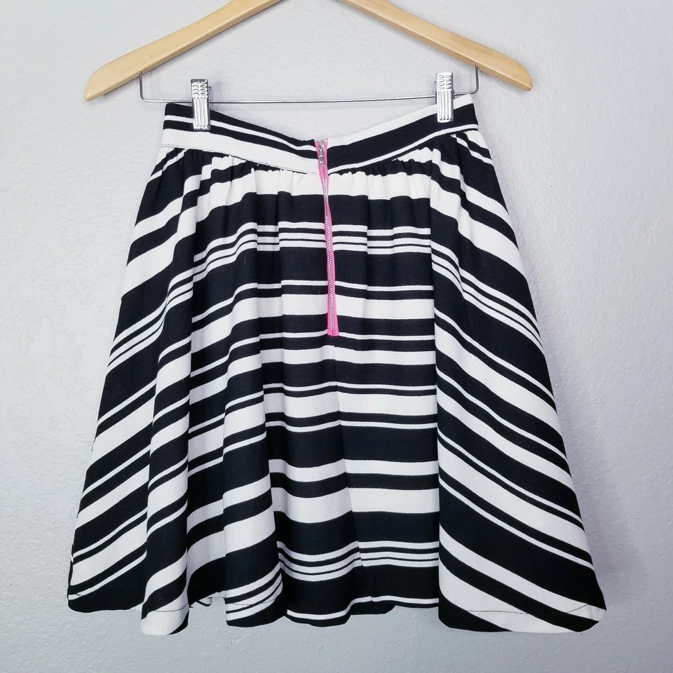 Francesca's ANNABELLA Skirt Size Small black & White Stripes Mini circle skirt - Image 4 of 4