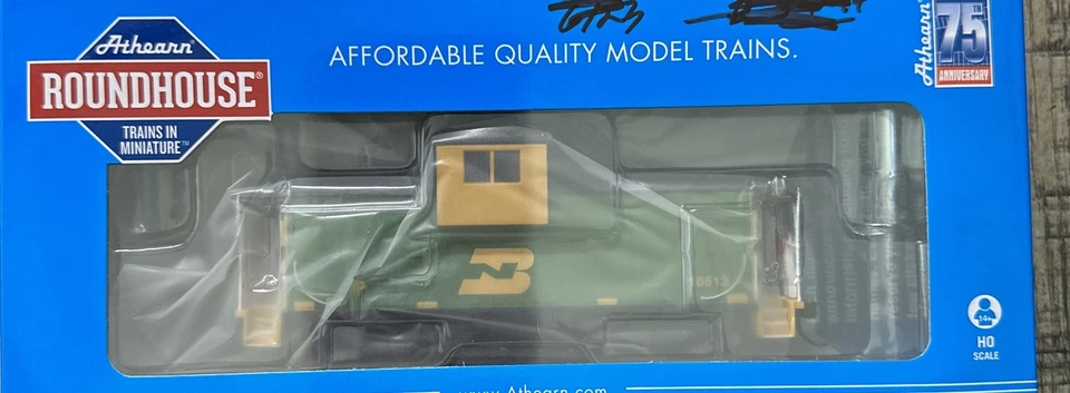 Athearn RND HO Scale RND1354 Wide Vision Caboose Burlington Northern  #10513 RTR - Image 4 of 4