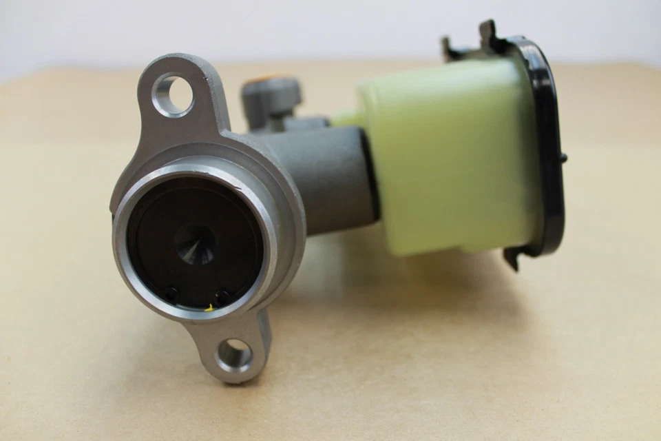 Cilindro maestro de freno Mopar genuino con depósito para Dodge Ram 1500 1994-1996 Foto 4 de 4