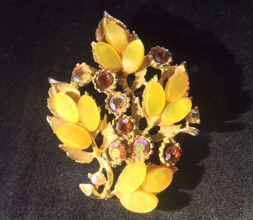 Vintage BROOCH Gold Autumn Leaves Yellow Glass Swarovski Crystal JEWELLERY Rare - Picture 9 of 9