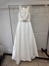 Vintage Pronovias Style Delila Size 10 Wedding Gown