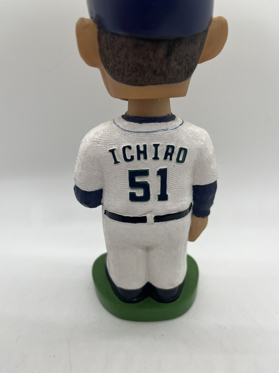 2001 Ichiro Suzuki ルーキー記念品 Amazon.com: Ichiro Suzuki Card 2006 Topps 2001 50 Years