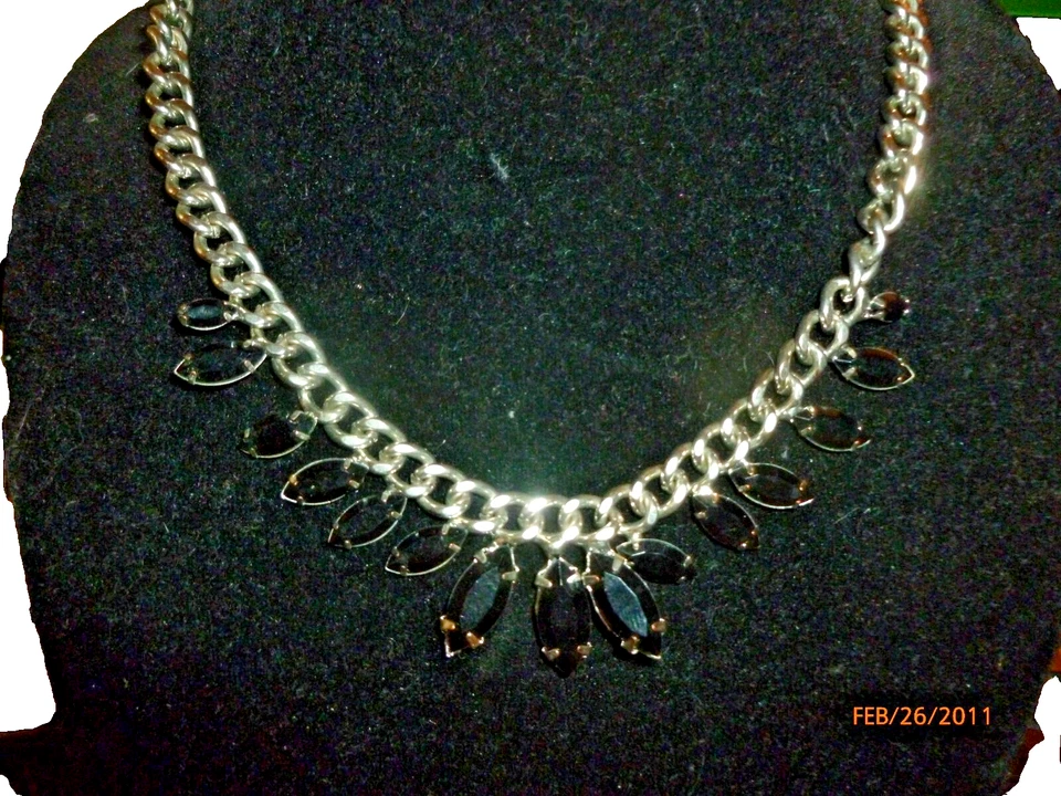 Collar de diamantes de imitación de ónix tono plata cadena vintage de 18" Foto 2 de 4