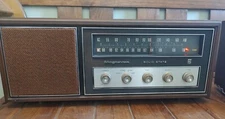 Vintage Magnavox solid state AM/FM Table Top Stereo Portable Speaker