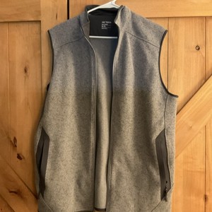 トップス arc'teryx covert vest L Arc'teryx Covert Vest | Trekkinn