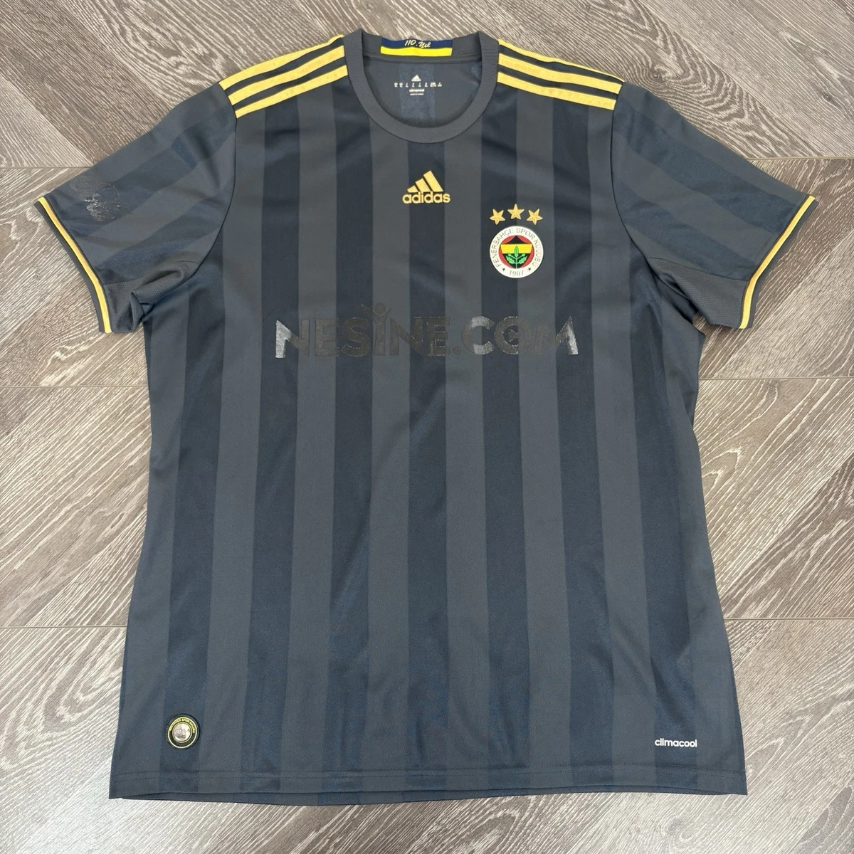 Fenerbahçe 2016-17 Drittes Trikot
