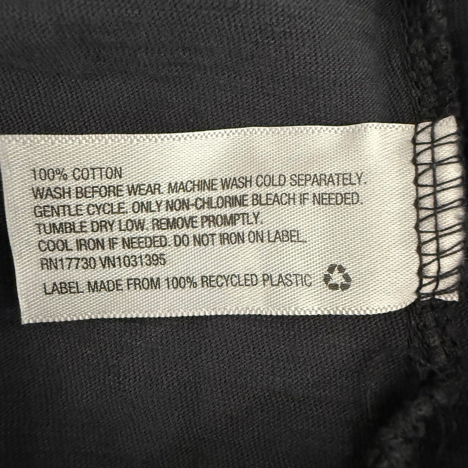 Universal Thread Basic V-Neck T-Shirt Women's M D… - image 5