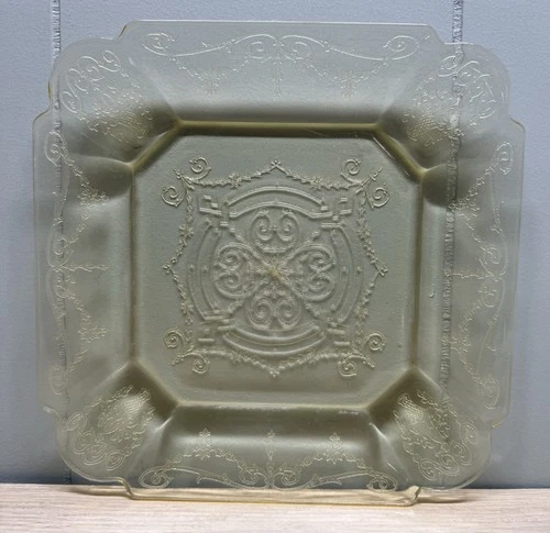 Indiana Glass Lorain Flower Basket Yellow Dinner Plate 10 1/4” Exc Cond No Res!