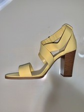 Simply Vera Vera Wang Braestar Dress Sandals Women’s 7M Yellow Faux Leather