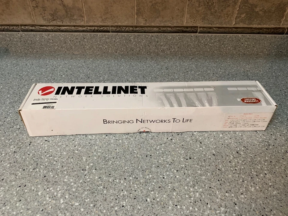 24 Port CAT5e Ethernet Network RackMount Patch Panel -  Intellinet 513555  *** - Image 3 of 3