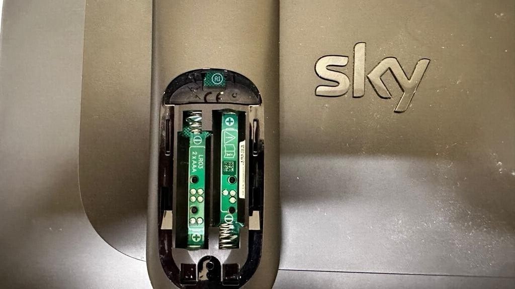 Sky Q Box 1tb With Power Cable, HDMI (NO Remote Control) and Mini Q box