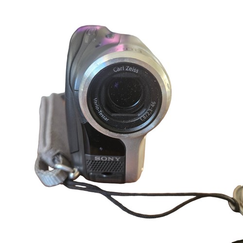 Sony Handycam DCR-DVD92 Digital Mini DVD Disc Camcorder Charge Powers On - Picture 4 of 10