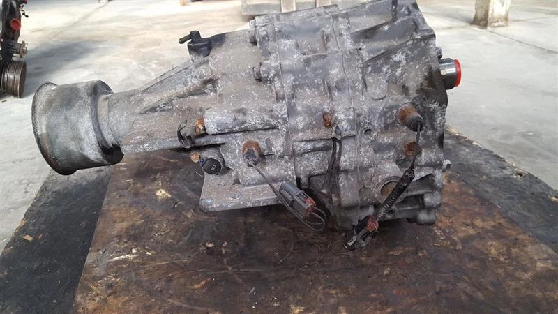 Used Transfer Case Assembly fits: 1999 Nissan Pathfinder AT Grade C Foto 2 de 4
