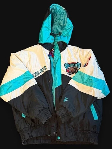 Vintage Vancouver (Memphis) Grizzlies Pro Player Puffer Jacket, Grizzly Graphics image 2