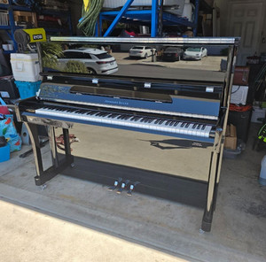 Johannes Seiler GS-122N Upright Piano – Ebony Polish – Excellent Condition