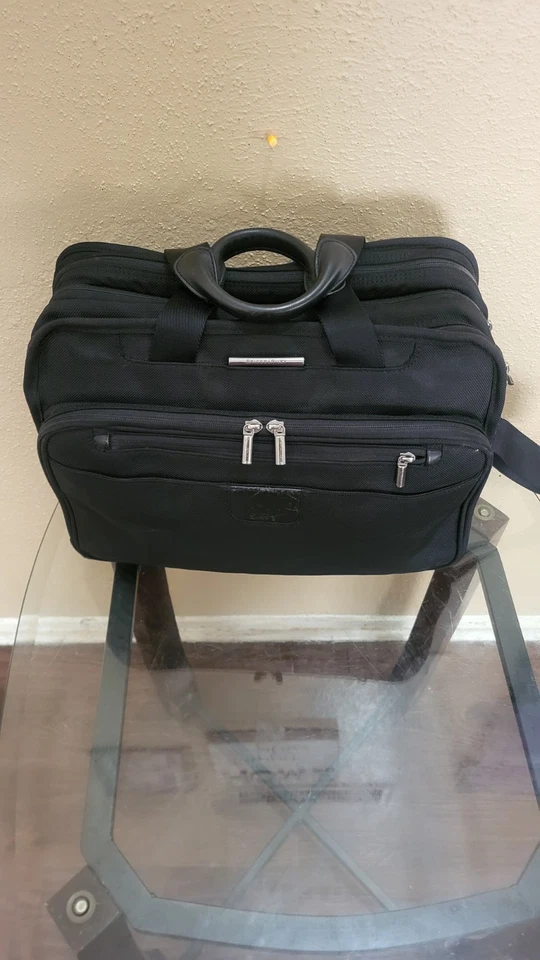 Maletín grande negro Briggs & Riley de nailon/cuero. Estado. Es V. Bueno.  Foto 4 de 4