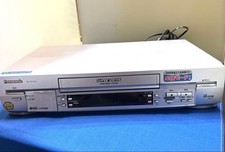 Panasonic NV-SV100 Video Cassette Recorder Digital TBC S-VHS ET Excellent ++