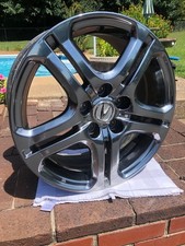 Acura wheel 18 inch chrome. Originally on a 2006 RL